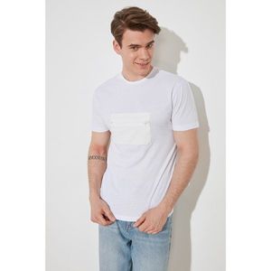 Trendyol White Male Regular Fit Short Sleeve Zip Detail T-Shirt vyobraziť