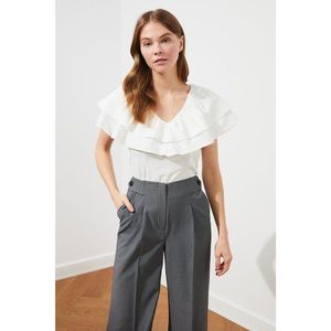 Trendyol Ekru Flywheel Blouse vyobraziť