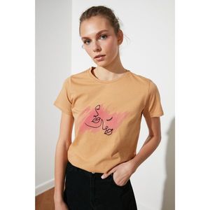 Trendyol Camel Printed Basic Knitted T-Shirt vyobraziť