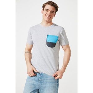 Trendyol Gray Men's Regular Fit Short Sleeve T-Shirt vyobraziť