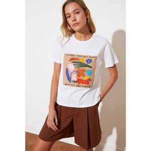 Trendyol White Crew Neck Printed Semi-Fitted Knitted T-Shirt vyobraziť