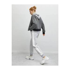 Koton Women's Gray Stripe Detailed Sweatpants vyobraziť