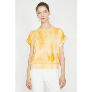 Koton Women's Yellow Crew Neck Short Sleeve T-Shirt vyobraziť