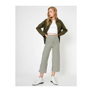 Koton Women's Green Striped Trousers vyobraziť