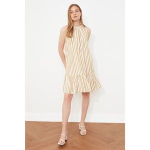 Trendyol Mustard Striped Dress vyobraziť
