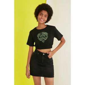 Trendyol Black Super Crop Printed Knitted T-Shirt vyobraziť