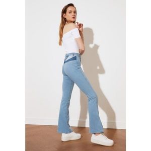 Trendyol High Waist Flare Jeans WITH Blue Color Block vyobraziť