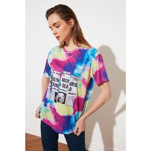 Trendyol MulticolorEd Batik Printed Boyfriend Knitted T-Shirt vyobraziť