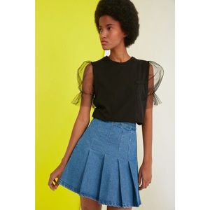Trendyol Black Sleeves Tulle and Pocket Knitted Blouse vyobraziť