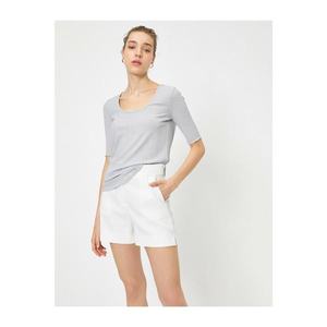 Koton Women's Gray Scoop Neck Short Sleeve Ruffle Detail T-shirt vyobraziť