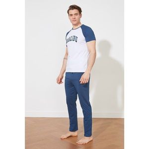 Trendyol Navy Blue Knitted Pajamas Set vyobraziť
