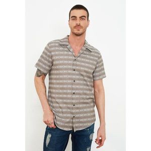 Trendyol Brown Men's Regular Fit Apaş Collar Short Sleeve Shirt vyobraziť