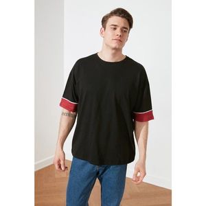 Trendyol Black Male Oversize Bike Collar Short Sleeve T-Shirt vyobraziť