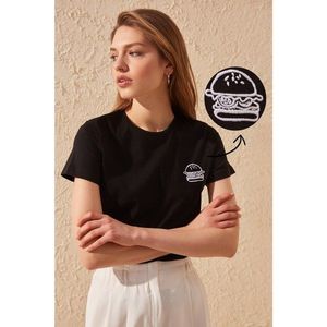 Dámske tričko Trendyol Embroidered vyobraziť