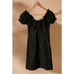 Trendyol Black Binding Detailed Poplin Dress vyobraziť