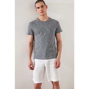 Trendyol Gray Men's Slim Fit T-Shirt vyobraziť