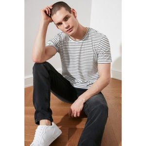 Trendyol Ecru Men's Slim Fit Short Sleeve Striped T-Shirt vyobraziť