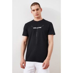 Trendyol Black Men's Regular Fit Short Sleeve Printed T-Shirt vyobraziť