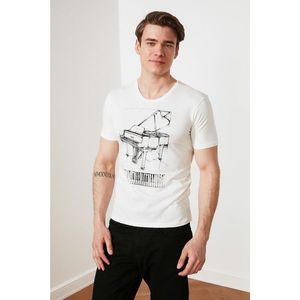 Trendyol Ecru Men's Slim Fit Short Sleeve Piano Printed T-Shirt vyobraziť