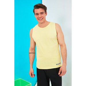 Trendyol Men's Yellow Crew Neck Zero Sleeve Printed Regular Fit Undershirt vyobraziť