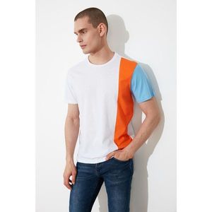 Trendyol Multi Color Men's Regular Fit Paneled Short Sleeve T-Shirt vyobraziť