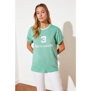 Trendyol Green Boyfriend Printed Knitted T-Shirt vyobraziť