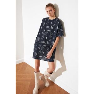 Trendyol Navy Blue Print Knitted Dress vyobraziť