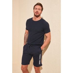 Trendyol Navy Blue Men's Regular Fit Printed Shorts & Bermuda vyobraziť