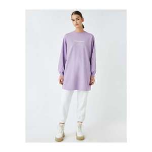 Koton Women's Purple Cotton Crew Neck Letter Printed Long Sweatshirt vyobraziť