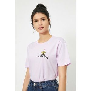 Koton Women's Purple Crew Neck, Short Sleeve Printed Printed T-shirt vyobraziť
