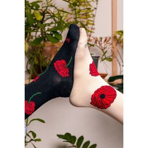 Čierno-béžové kvetované ponožky Maky vyobraziť