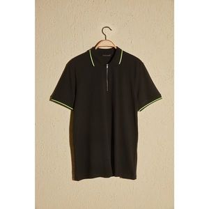 Trendyol Black Men's Zippered Regular Fit Polo Neck T-shirt vyobraziť