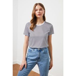 Trendyol Black Striped Basic Knitted T-Shirt vyobraziť
