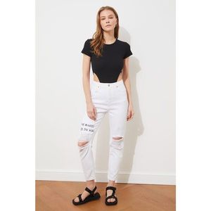 Trendyol White Ripped Detailed Printed High Waist Mom Jeans vyobraziť