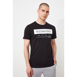 Trendyol Black Men's Regular Fit Short Sleeve Leather Look Printed T-Shirt vyobraziť