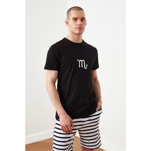 Trendyol Black Men's Regular Fit Crew Neck Short Sleeve Printed T-Shirt vyobraziť
