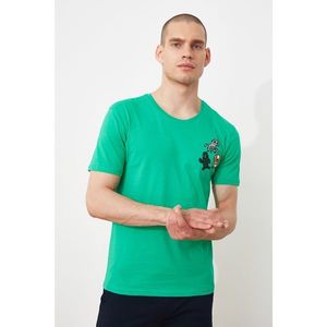 Trendyol Green Men's Slim Fit Short Sleeve Embroidery Detailed T-Shirt vyobraziť