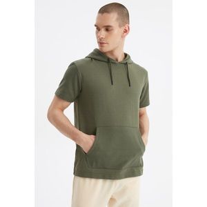 Trendyol Khaki Men's Regular Fit Hooded Short Sleeve Printed T-Shirt vyobraziť
