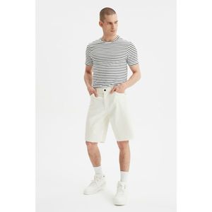 Trendyol White Men's Regular Cut-Hem Denim Shorts & Bermuda vyobraziť