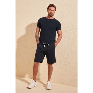 Trendyol Navy Blue Men Regular Fit Contrast Piping Shorts & Bermuda vyobraziť