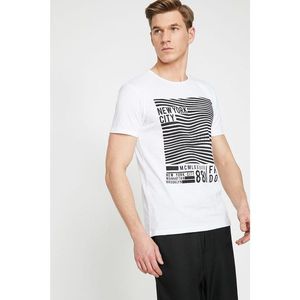 Koton Men's White Crew Neck Short Sleeve T-Shirt vyobraziť