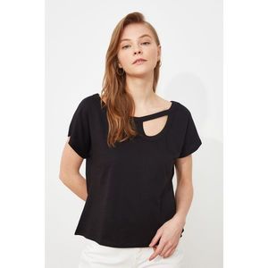 Trendyol Black Collar Detailed Knitted Blouse vyobraziť