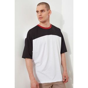 Trendyol White Men's Oversized Short Sleeve Paneled T-Shirt vyobraziť