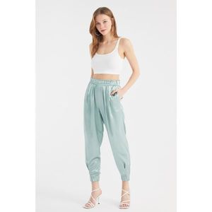 Trendyol Green Satin Jogger Trousers vyobraziť