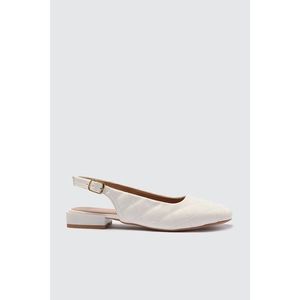 Trendyol White Quilted Women's Flat Shoe vyobraziť