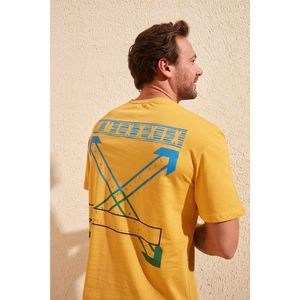 Trendyol Mustard Men's Wide Cut Crew Neck Short Sleeve Printed T-Shirt vyobraziť