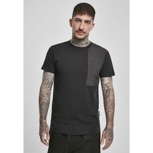 Pánske tričko URBAN CLASSICS Military Shoulder Pocket Tee Veľkosť: M, Pohlavie: pánske vyobraziť