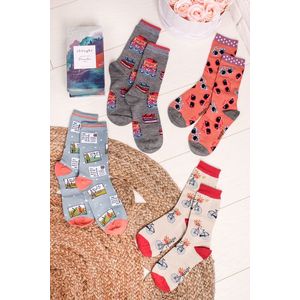 Viacfarebné ponožky v darčekovej krabičke Vacanza Socks Box - štvorbalenie vyobraziť