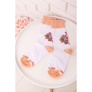 Béžovo-biele ponožky Ľudové Srdiečka vyobraziť