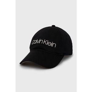 Šiltovka Calvin Klein čierna farba, s nášivkou vyobraziť